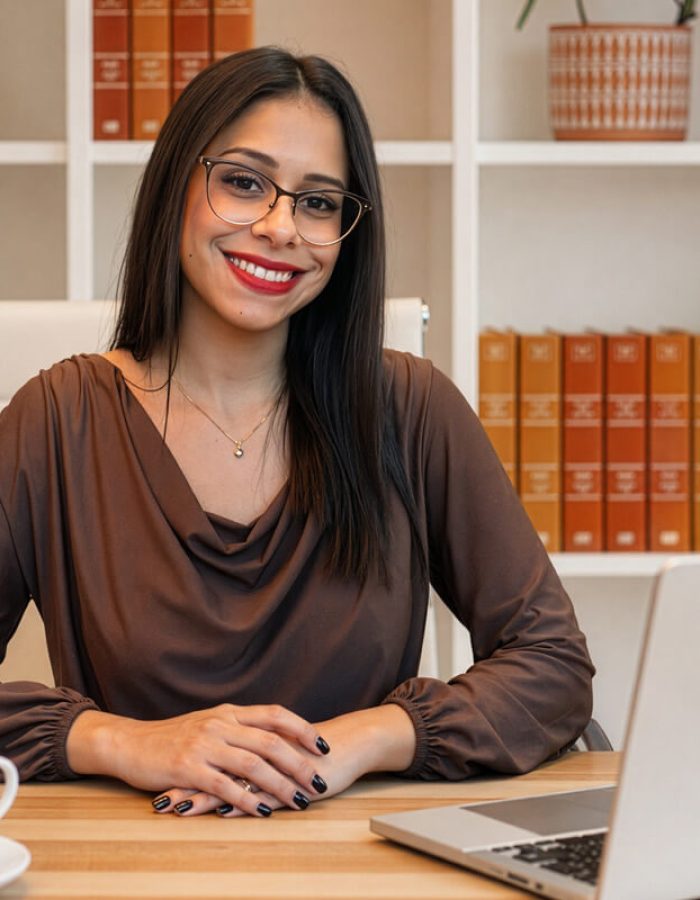 thais silva formacao psicologa sao jose dos campos